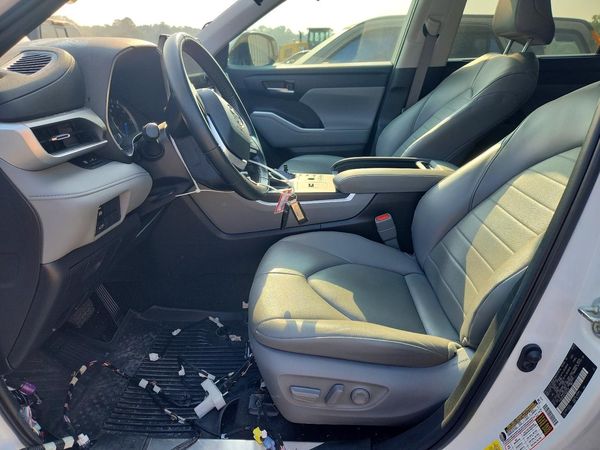 2023 TOYOTA HIGHLANDER — DENT