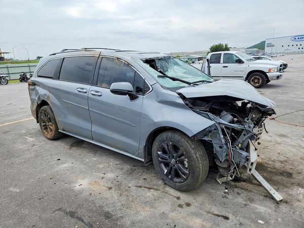 2024 TOYOTA SIENNA Others — Passenger 3/4