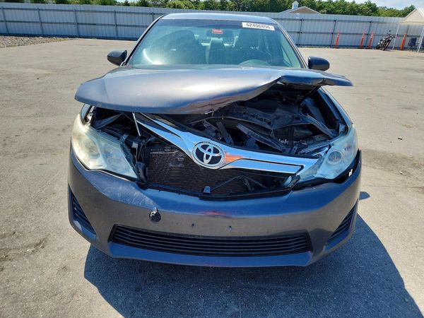 2013 TOYOTA CAMRY