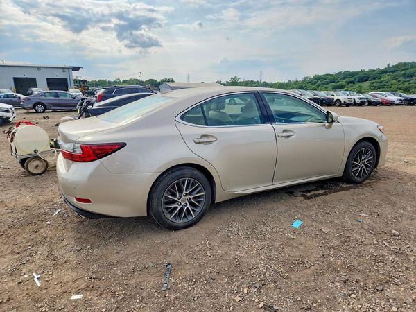 2017 LEXUS ES