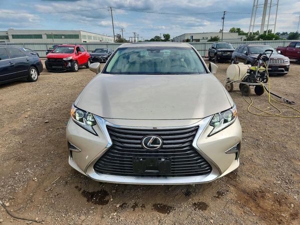 2017 LEXUS ES