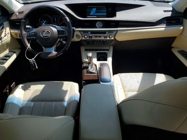 2017 LEXUS ES