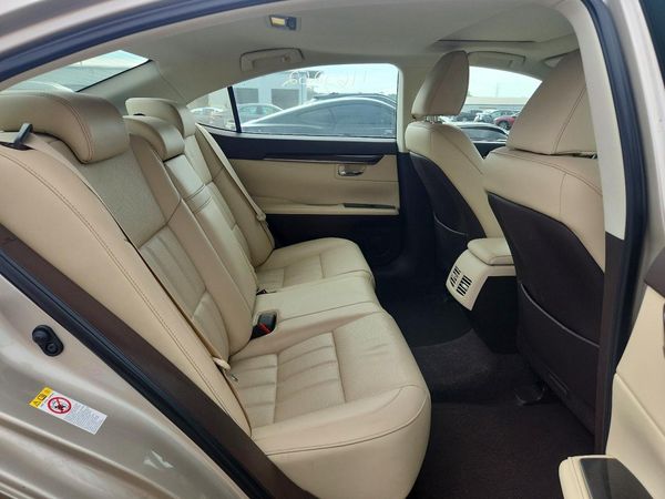 2017 LEXUS ES