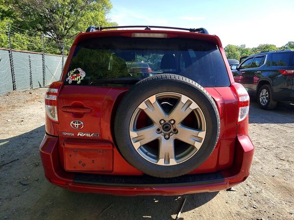 2019 TOYOTA RAV4