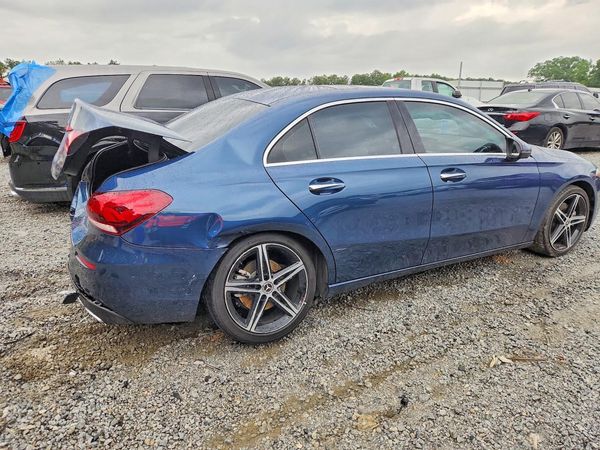 2022 MERCEDES-BENZ A A220