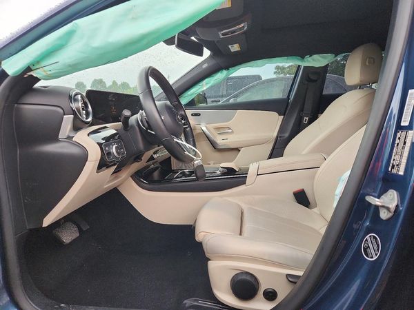 2022 MERCEDES-BENZ A A220
