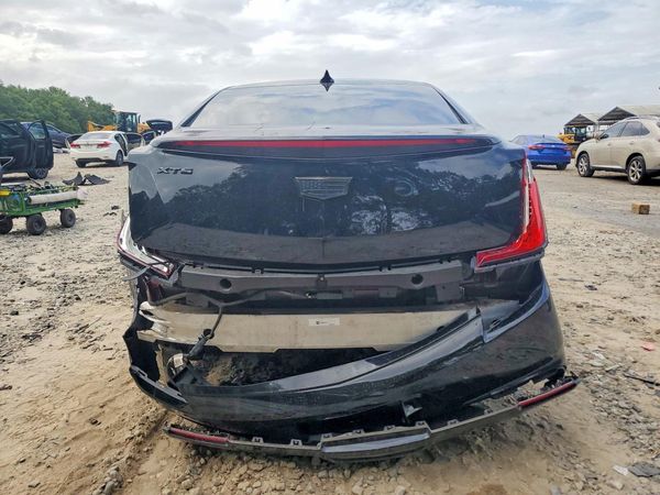 2018 CADILLAC XTS Livery