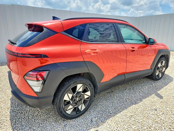 2024 HYUNDAI KONA SE