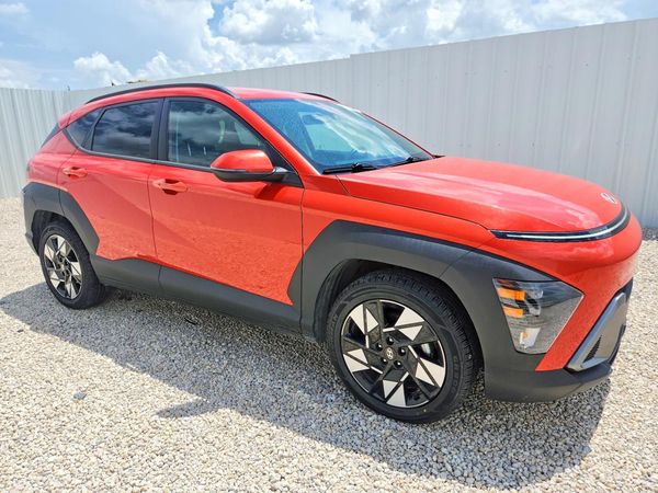 2024 HYUNDAI KONA SE