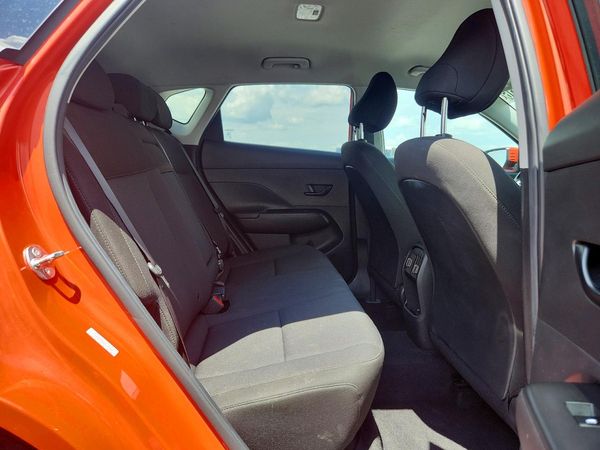 2024 HYUNDAI KONA SE
