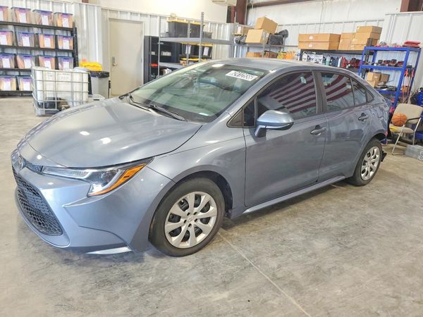 2022 TOYOTA COROLLA LE — Front 3/4