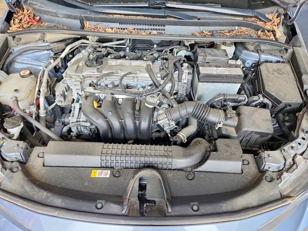 2022 TOYOTA COROLLA LE — Engine bay
