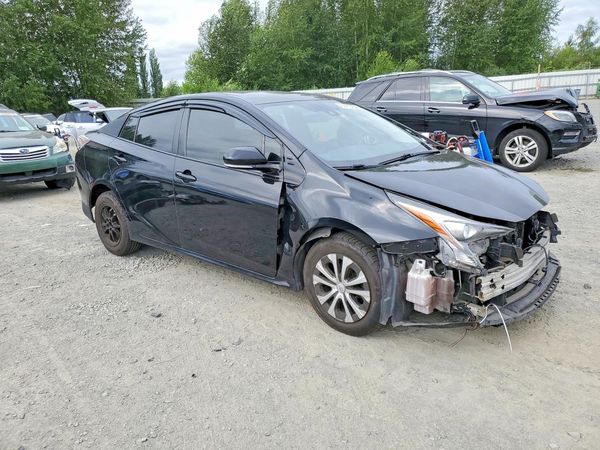 2016 TOYOTA PRIUS