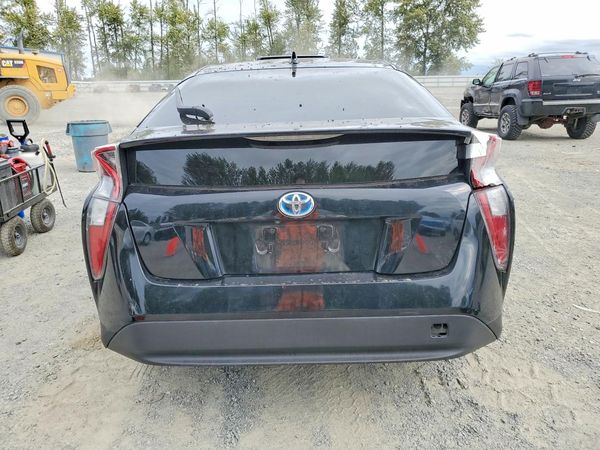 2016 TOYOTA PRIUS