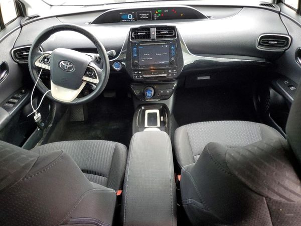 2016 TOYOTA PRIUS