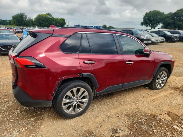 2020 TOYOTA RAV4 Limited