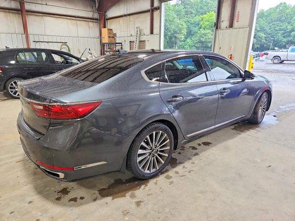 2017 KIA CADENZA