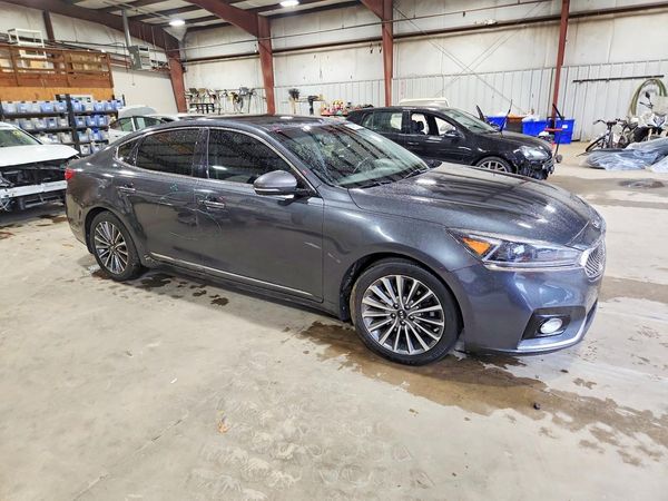 2017 KIA CADENZA