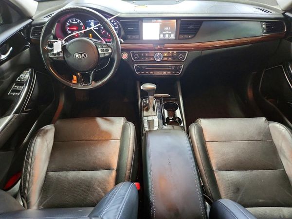2017 KIA CADENZA