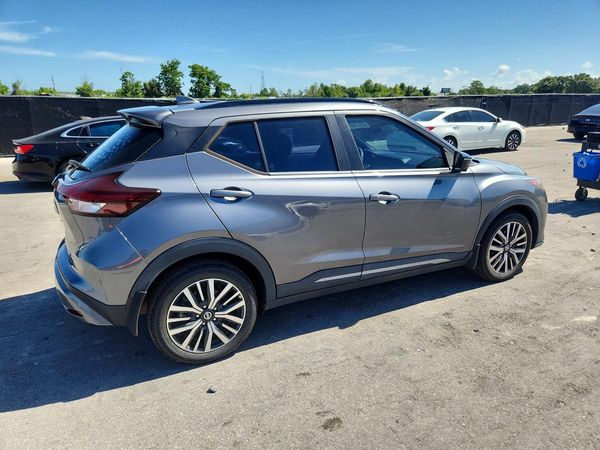 2021 NISSAN KICKS SR
