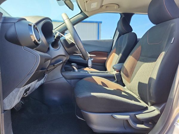2021 NISSAN KICKS SR