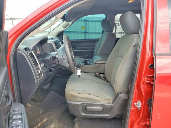 2014 RAM 1500 ST QUAD CAB 4X2