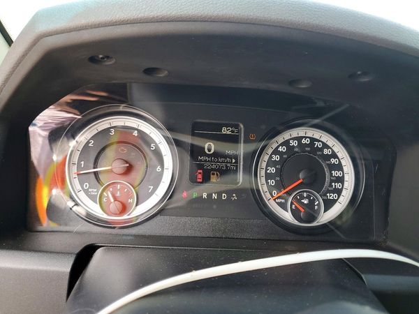 2014 RAM 1500 ST QUAD CAB 4X2