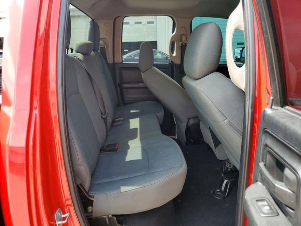 2014 RAM 1500 ST QUAD CAB 4X2