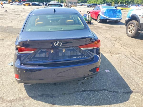 2018 LEXUS IS 300