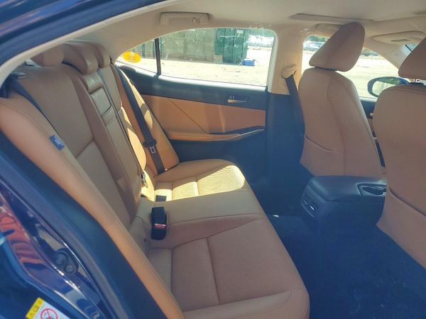 2018 LEXUS IS 300