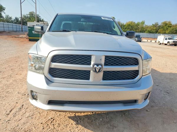 2016 RAM 1500 ST