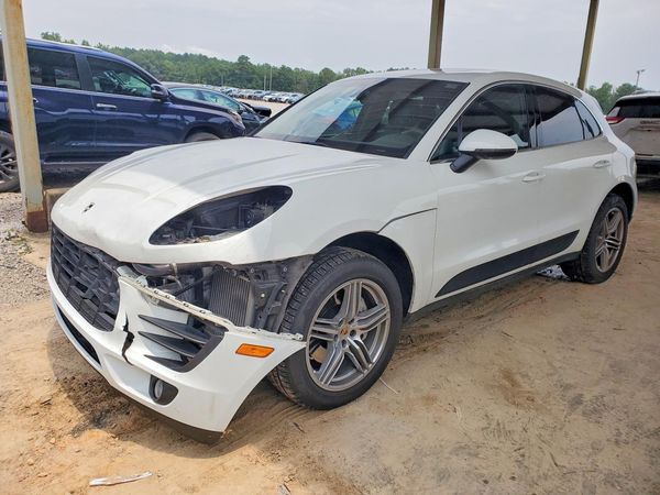 2016 PORSCHE MACAN