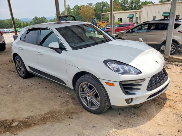 2016 PORSCHE MACAN