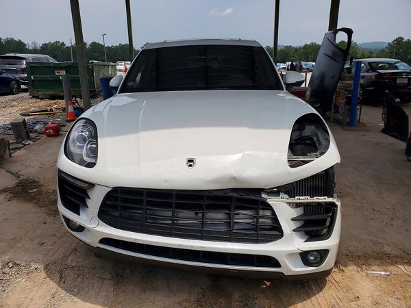2016 PORSCHE MACAN