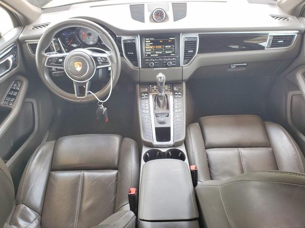 2016 PORSCHE MACAN