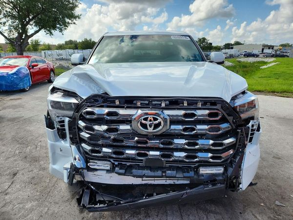 2026 TOYOTA TUNDRA Platinum
