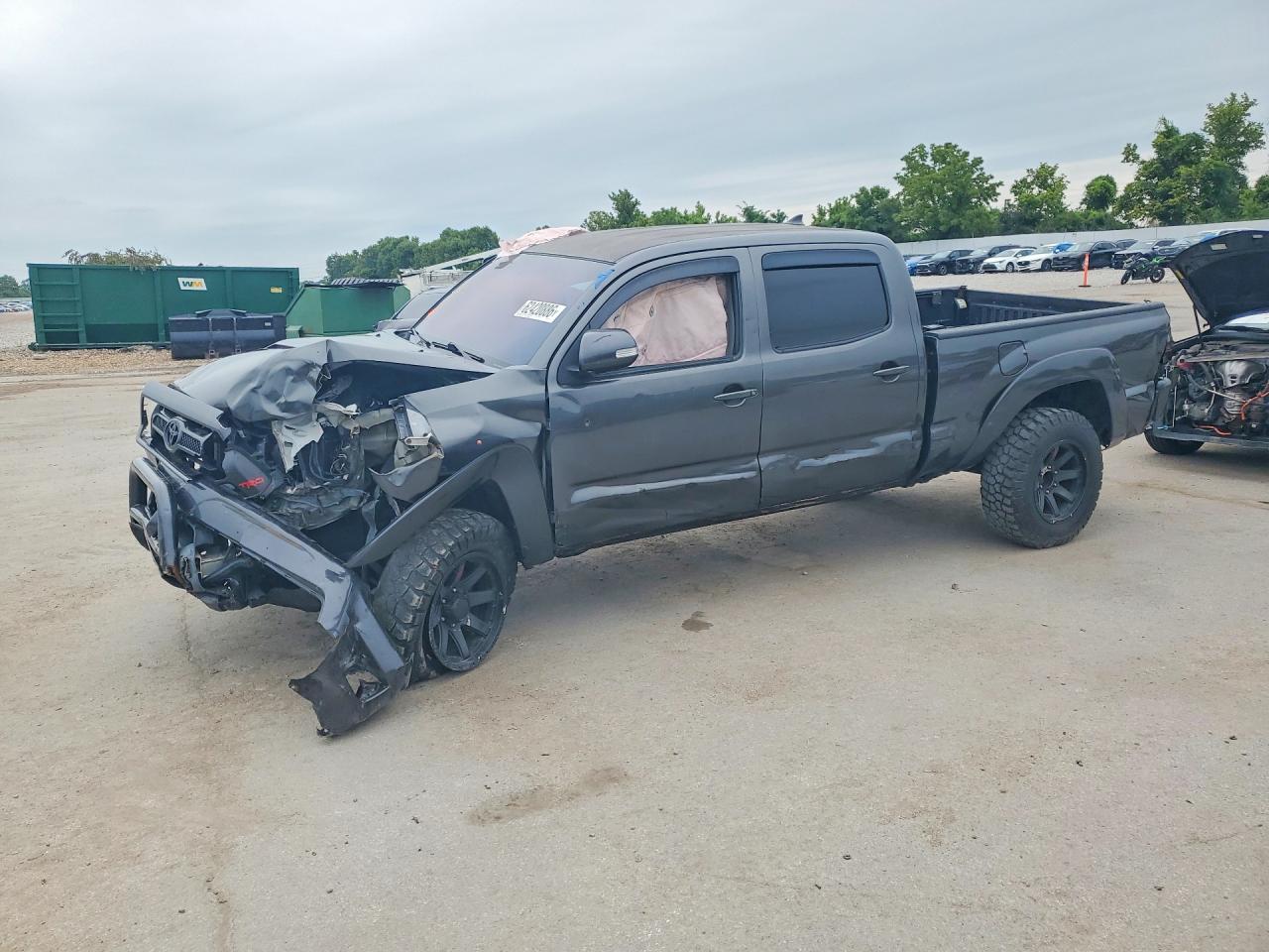 2015 TOYOTA TACOMA Delux Grade — Front 3/4