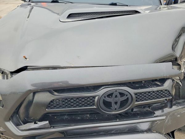 2015 TOYOTA TACOMA Delux Grade — Engine bay