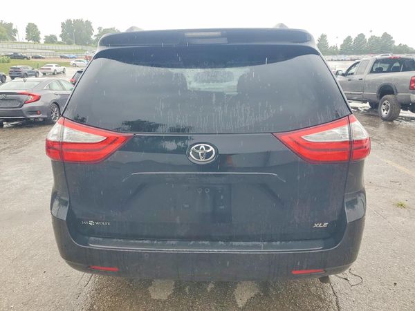 2016 TOYOTA SIENNA