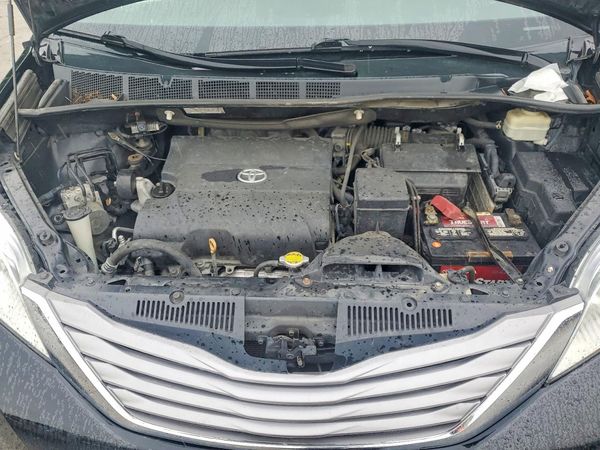 2016 TOYOTA SIENNA