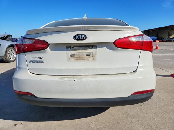 2016 KIA FORTE GL (Middle-Low Grade)