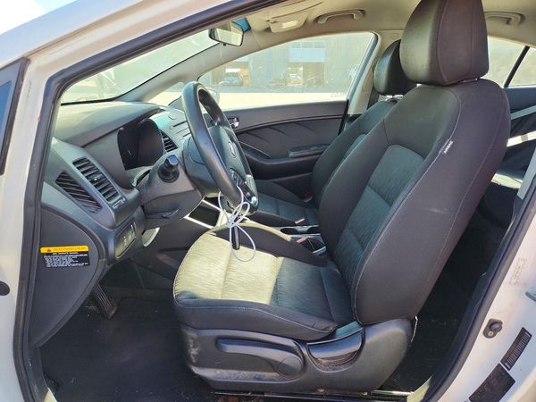 2016 KIA FORTE GL (Middle-Low Grade)