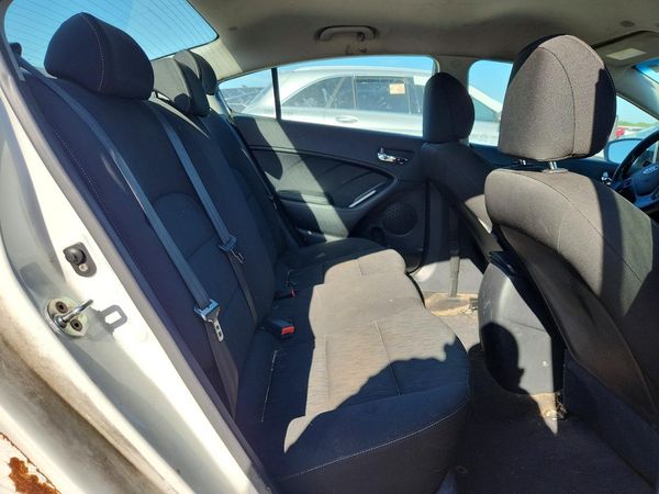 2016 KIA FORTE GL (Middle-Low Grade)