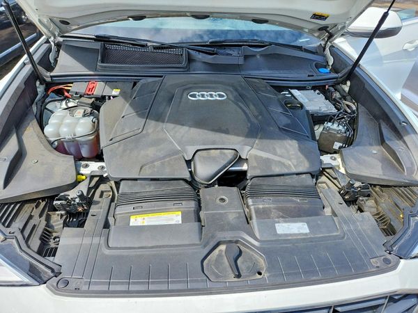 2019 AUDI Q8 Premium