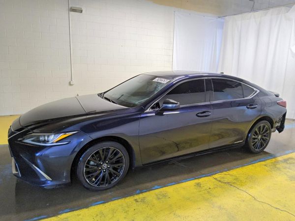 2021 LEXUS ES — DSFA — Front 3/4