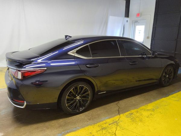 2021 LEXUS ES 300h Premium — PSRA