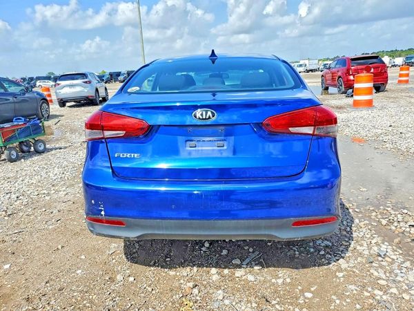 2017 KIA FORTE LX Base