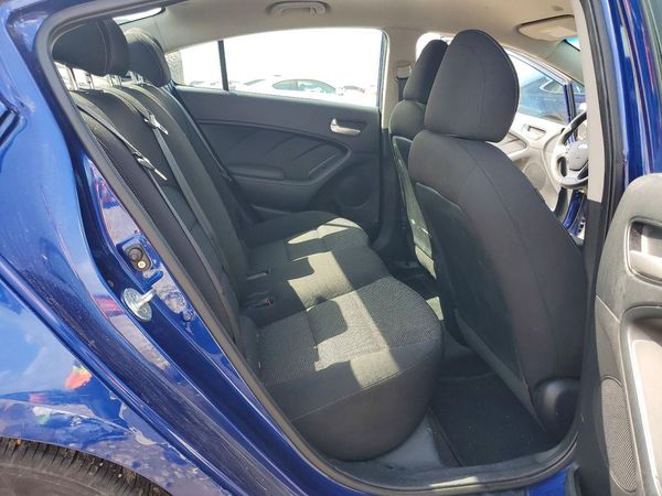 2017 KIA FORTE LX Base