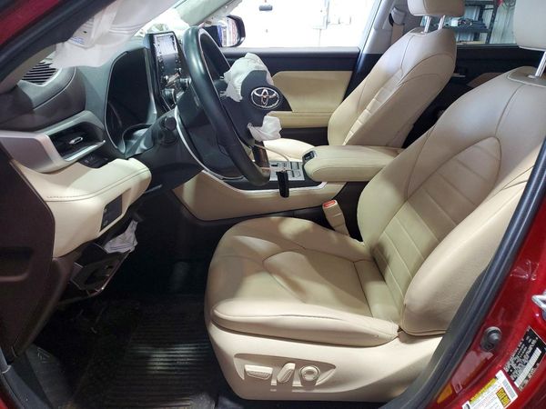 2022 TOYOTA HIGHLANDER XLE