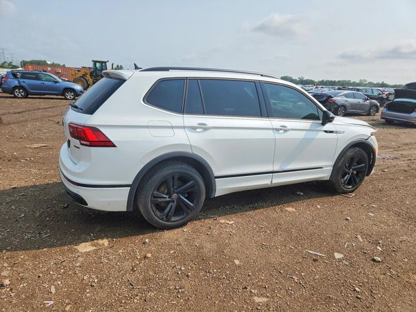 2024 VOLKSWAGEN TIGUAN 4Motion SE R-Line Black